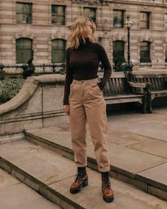 Sarah Mantelin, Czech Fashion, Light Academia Outfit, School Ootd, Academia Aesthetic Outfit, Mcu Dr, Dark Academia Outfits, Dark Academia Outfit, Dnd Campaign