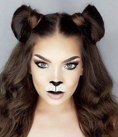 25 Easy Halloween Makeup Ideas - Society19 Lion Makeup, Carnaval Make-up, Cat Halloween Makeup, Makeup Clown, Halloween Make-up Looks, Creepy Halloween Makeup, Cute Halloween Makeup