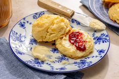 Whether you’re starting with leftover mashed potatoes or freshly cooked, these drop biscuits couldn’t be easier. The recipe calls for just five ingredients and takes about 20 minutes to make. #easysidedish #sidedish #sidedishfor #sidedishideas Potato Biscuits Recipe, Easy Biscuits, Potato Biscuits, Biscuit Rolls, Biscuits Easy, Leftover Mashed Potatoes, Biscuits Recipe, Side Dish Recipes Easy