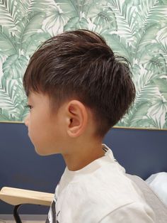 キッズカット：L192326823｜ホットペッパービューティー Toddler Modern Mullet, Boys Undercut, Kid Boy Haircuts, Toddler Boy Haircuts, Baby Boy Hairstyles, Asian Men Hairstyle