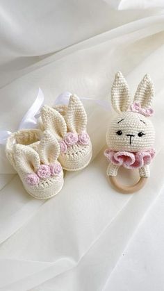 Projek Mengait, Crochet Baby Booties Tutorial, Shoes Crochet, Baby Booties Knitting Pattern, Crochet Baby Dress Pattern, Crochet Baby Shoes Pattern, Baby Shoes Pattern