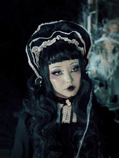 Gothic Porcelain Doll Makeup, Haunted Doll Costume Makeup, Gothic Doll Costume, Haunted Doll Outfit, Haunted Doll Aesthetic Outfits, Creepy Female Halloween Costumes, Creepy Dolls Costume, Spooky Doll Costume, Haunted Doll Halloween Costume