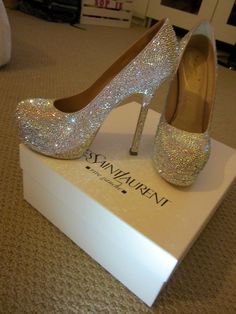 Tacón Hak Tinggi, Crystal Pumps, Shoes Bride, Glitter High Heels, Women Heels, Prom Heels, Prom Shoes, Fabulous Shoes, Crystal Wedding