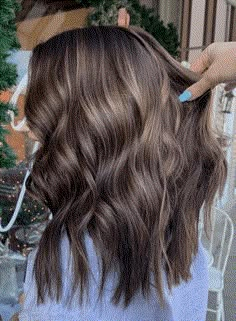 Highlight Medium Hair, Brown Hair W Brown Highlights, Pearl Ash Brown Hair, Brown Hair Colors With Layers, Dark Hair In Summer, Lite Brown Hair Color, Very Light Highlights On Brown Hair, Brown Hair Colors Highlight, Brown Ash Hair With Highlights