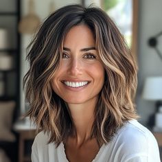 50 Something Hairstyles, Giada De Laurentiis Hair, Choppy Short Layers For Long Hair, Lobs With Layers, Sarah Jessica Parker Hair Short, Mid Length Choppy Hairstyles, Jessica Biel Short Hair, Women's Shoulder Length Haircuts, Layers For Long Face