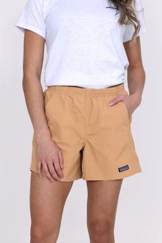 Patagonia Baggie 5” Shorts in Dark Carmel Brown | 57059-DKCA – Glik's Patagonia Womens Shorts, Patagonia Shorts Outfit, Outdoorsy Outfits Summer, Patagonia Baggies Outfit, Patagonia Baggies Women, Hiking Shorts Women, Outdoorsy Outfits, Camp Outfits, Summer Thrift