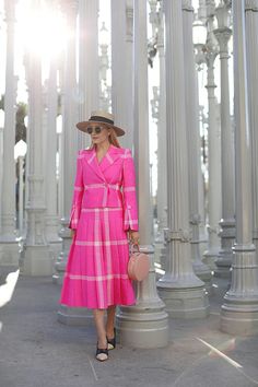 Pink Outfit Inspiration, Quirky Clothing, Spanish Queen, Street Skirt, Blair Eadie, Atlantic Pacific, Evening Style, Fashion Sites, Fendi Shoes