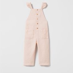 Zara Toddler Girl Nwt 4-5 Ruffled Knit Overalls. Straight Neck. Button At Back. Front Button Closure. Front Patch Pockets. 50% Cotton/Polyester Knit Overalls, Pink Overalls, Flowy Jumpsuit, Blue Overalls, Kids Overalls, Denim Overalls Shorts, Flowy Shirt, Textured Dress, Disney Dresses