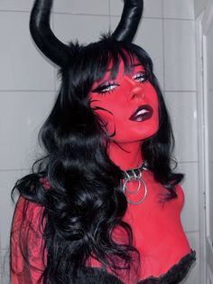 Demon Makeup, Devil Makeup, Creepy Halloween Makeup, Makeup Black Women, Spooky Costumes, Halloween Costume Outfits, Halloween Costumes Makeup, Horror Movie Characters, Stage Makeup