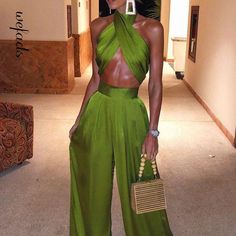 Women Jumpsuit, Loose Maxi Dress, Looks Party, Party Suits, Foto Poses, Summer Special, Loose Outfit, Halter Crop Top, Looks Chic