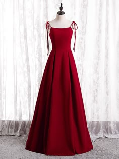 This gown showcases a v-cut neck line with slim bands, and also ruching discovered on the corset of the gown. Made in a stretch shine product this dress will certainly not only display your number. Red Dress Formal, Quinceanera Theme, Prom Dress Burgundy, Simple Prom Dress Long, Satin Formal Dress, Long Party Dress, Mermaid Prom Dresses Lace, Spaghetti Strap Prom Dress, Purple Prom Dress