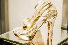 Quince Heels, Gold Heels Wedding, White And Gold Heels, Event Fits, White And Gold Shoes, White Heels Wedding, Wedding October, Gold Wedding Shoes, In My Element