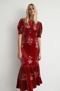 Winter Wedding Outfits, Embroidered Midi Dress, Tiered Midi Dress, Modern Dress, Petite Dresses, Tea Dress, Winter Dresses, Embroidered Dress, Velvet Dress