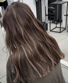 Dark Brown Hair With Highlights And Lowlights Blonde Streaks, Different Types Of Highlights For Hair, Oreo Hair Color, Brown Hair With Blonde Lowlights