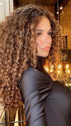 Long Layered Curly Hair, Long Curly Haircuts, Dyed Curly Hair, Layered Curly Hair, Brown Curly Hair