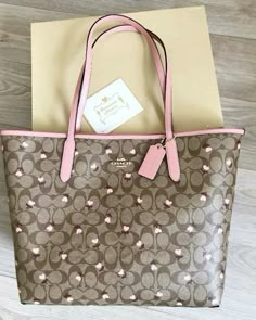 Uni Bag, Luxury Bags Collection, My Bags, Handbag Essentials, Coach Tote Bags, Bag Obsession, Girly Bags, Coach Tote, Pink Girly Things