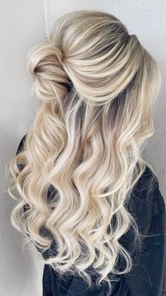 Half Bun Hairstyle, Wedding Hair Front, Glamorous Wedding Hair, Half Bun Hairstyles, Bridal Hair Half Up, Blonde Wedding Hair, Trendy Beachwear, Hairstyle Ideas Easy