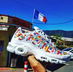 Dunks Outfit Woman, Nike Airmax Plus, Football France, Nike Clothes Mens, Dunks Outfit, Nike Football Boots, Nike Tn, Pretty Shoes Sneakers, Shoes Too Big