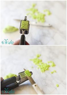 there are two pictures showing how to cut peas