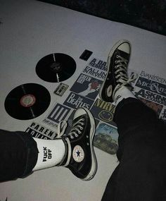 isinya tentang tipe-tipe aesthetic yang didapat dari beberapa sumber … #random #Random #amreading #books #wattpad Converse Tumblr, Alt Aesthetic, Look Grunge, Rock Aesthetic, Skater Aesthetic, Hipster Outfits, Foto Poses, Mötley Crüe, Music Aesthetic