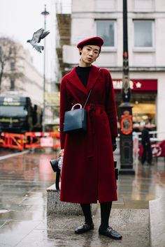 Street Style London, Style Parisienne, London Fashion Week Street Style, Fashion Street Style, Classic Trench Coat, Womenswear Fashion, London Street Style, Autumn Street Style, Best Street Style