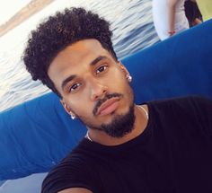 Afro And Goatee, Hair Curly Style, Goatee Styles, Mustache And Goatee, Relaxed Hairstyles, Men's Facial Hair, Beard Hairstyle