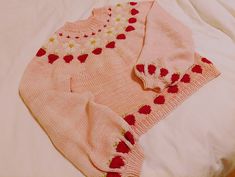 Ravelry: Strawberry Sweater pattern by Alden Roberts Strawberry Knitting Pattern, Kawaii Sewing, Strawberry Knit, Strawberry Sweater, Knit Clothes, Crochet Needlework, Colorwork Knitting, Different Fruits, Strawberry Fruit