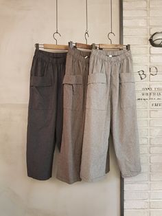 "Women's Wide Legs Front Big Pocket Linen Cotton Cropped Pants with band waist Light and thin linen cotton, stylish cool for summer Loose fit Easy front pockets Size One size, good for US size 4-12 waist width 30cm/ 12\" Length 86cm/ 34\" * Model Ht 5'7\"/170cm Fabric and Care 100% Linen Hand washing and line dry recommended Made in S Korea" Cotton Baggy Pants, Linen Pants Pattern, Celana Kargo, S Korea, Big Pocket, Comfy Pants, Womens Pants, New Pant, Baggy Pants