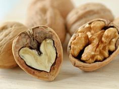 Health Benefits Of Walnuts, Endomorph Diet, Healthy Benefits, Health Research, Heart Health, Plant Based Diet, Heart Healthy, Omega 3, Healthy Fats