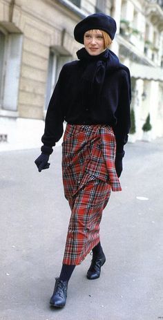 #Winter#WinterOutfits#Fashion2024#SeasonalFashion#WinterTrends#StyleTips#ColdWeatherOutfits#Skirts#Layering#MidiSkirtsIdeas#OutFitIdeas#WinterFashion#WinterOutfitsAesthetic#WinterOutfitsKorean#WinterOutfitsForWomen#ChristmasOutfit Tartan Skirt Outfit, Tartan Fashion, Quirky Fashion, Miniskirt Outfits, Closet Fashion, Plaid Skirt, Looks Style, Mode Inspiration, Fall Winter Outfits