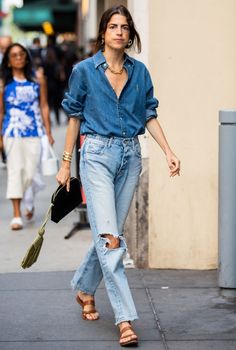 Jeans, 5 modelli di tendenza da scegliere in base al proprio fisico Steve Urkel, Jeans Trend, Style Casual Chic, Leandra Medine, Ootd Spring, Style Muse, All Jeans