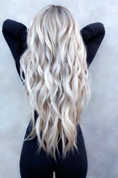 Long Icy Blonde Hair With Shadow Root, Long Platinum Blonde Hair, Icy Blonde Hair Color, Haircut Layered, Long Platinum Blonde, Baylage Hair, Blonde Hair With Roots, Ice Blonde Hair