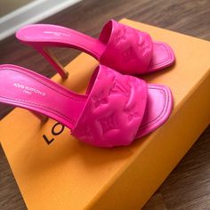 Gently Used , Worn 1x , Couple Small Scuff Marks On Heel Of Shoe, Photos Included . Box Included Shoes Louis Vuitton, Pink Nike Shoes, Pink Nike, Pink Nikes, Louis Vuitton Shoes, Shoe Closet, Mule Clogs, Mules Shoes