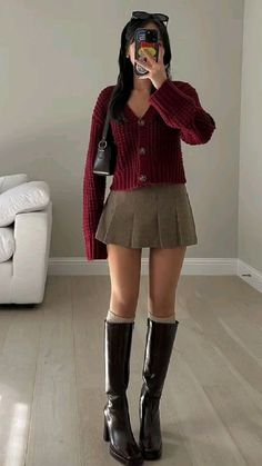 Gamine Winter Outfits, Autumn Ootd, Riley Matthews, Fits Aesthetic, Winter Closet, Christmas Outfits Women, Fall Fits, Christmas Outfit, Classy Outfits