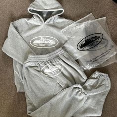 Corteiz Tracksuit, Crtz Rtw, Sweat Suits Outfits, Grey Tracksuit, Girl Emoji, Stylish Summer Outfits, Men Stylish Dress, Casual Day Outfits, Fashion Photography Inspiration