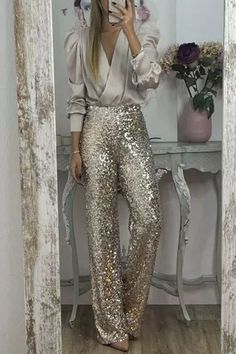 New Year Party Outfit Winter, Sparkle Top Outfit, New Year Outfits, Gala Outfit, Fiesta Outfit, Iranian Women Fashion, Cocktail Outfit, Nye Outfits, Sequin Pants