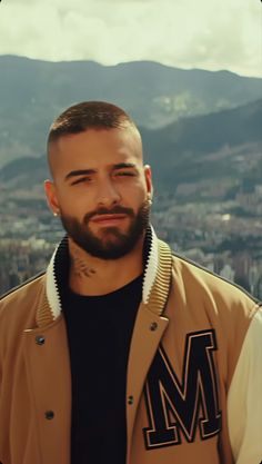 Punjabi Beard Styles For Men, Maluma Short Hair, Maluma Buzzcut, Short Hairstyles With Beard, Buzz Cut And Beard, Mens Buzzcut, Taper Buzz Cut, Buzz Cut Mens