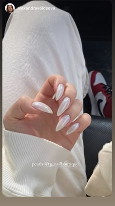 Unique Almond Nails, Purple Nail Looks, Trendy Almond Nails, Almond Gel Nails, Kutek Disney, Almond Acrylic, Colourful Nails, Matte Black Nails