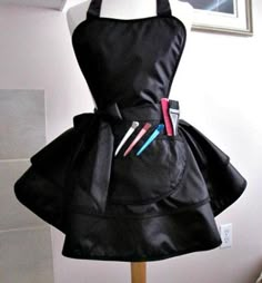 Hairstylist Lifestyle, Hair Stylist Outfit, Salon Uniform, Hairstylist Apron, Dream Salon, Salon Aprons, Stylists Aprons