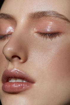 Make Up Inspiration, Glossy Makeup, Dewy Makeup, Braut Make-up, Soft Makeup, Dewy Skin, Editorial Makeup