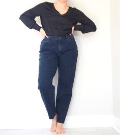 90s Vintage Lee Originals Jeans High Waist Curvy Loose Fit Good Condition Notable Flaws- The bag tag is peeling  Approximate Modern Size - 12/14 curvy  ✨ All of our sizes are estimates. If you are unfamiliar with the sizing process please watch our demo :) https://youtu.be/gG-GV2DfijQ (copy in to your browser, its not a hyperlink unless you're on the app) All measurements are in the photos, but please reach out with any questions  Follow us on Instagram @hippie_magic_    tap the first pinned post to get discounts and 50% off new stock EVERY WEEK  🛍 Check out more inventory like this and much more in my shops! https://linktr.ee/hippiemagicvintage High Jeans, Bag Tags, High Waist Jeans, Jeans Fit, Size 12, Women Jeans, Loose Fitting, Im Not Perfect, High Waisted