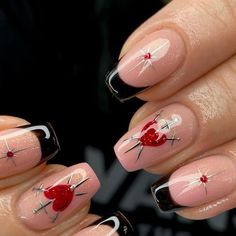 Edgy Heart Nails, Emo Heart Nails, Valentines Nails Art Designs, Goth Vday Nails, Gothic Biab Nails, Heart Envelope Nails, Valentine Goth Nails, Goth Heart Nails, Gothic Style Nails