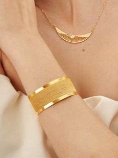 When it comes to completing your weekend look, it's all about the finishing touches which is why you'll love this charming Alameda Cuff Bracelet Gold. There's a reason certain jewelry is always in style, season after season and year after year. It’s an instant statement piece and will get you a flurry of compliments every time you wear it. Features: Handmade Gold is gold plated 18K Dimensions: W 1.16" x L 2.5" It's adjustable so it fits all wrist Jewelry Gold Kada Women, Bracelet Gold Designs For Women, Gold Bracelet For Women Dubai, Breslet Jewelry Gold, Gold Kada Design For Women, Bangles Jewelry Designs Gold, Bangles Design Gold, Gold Bracelet Design, Gold Bangle Designs