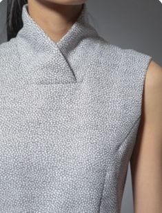 Neckline Ideas, Shanghai Tang, Midriff Top, Nylon Dress, Design Moda, Chique Outfits, Couture Mode, Grey Dress