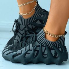 Octopus Knitting, Fly Shoes, Light Sneakers, Sport Shoes Fashion, Sock Sneakers, Sporty Sneakers, Round Toe Heels, Lace Up Heels, Rubber Heels