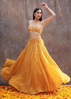 Yellow Mirror Lehenga Set Lehenga Silky Bindra Haldi Mirror Work Lehenga, Mirror Work Yellow Lehenga, Mirror Work Lahenga Design, Yellow Sequin Lehenga, Mirror Work Haldi Outfit, Mirror Work Outfits, Mirror Lehenga Designs, Haldi Outfits For Bridesmaid, Lehenga Mirror Work