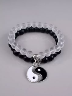 Yin Yang Bracelet Couple, Bracelet Yin Yang, Matching Necklace For Couples, Yin And Yang Jewelry, Couple Bracelet Ideas, Cute Couple Jewelry, Ying Yang Bracelet, Matching Bracelets For Couples, Friendship Bands