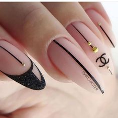 Work Appropriate Nails, Chanel Nails, Nails Design With Rhinestones, Coffin Shape Nails, Acrylic Nails Coffin Short, Luxury Nails, Classy Nails, Bling Nails, Fancy Nails