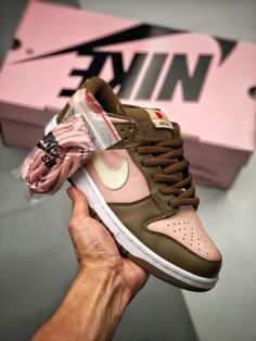 Dunks Brown, Brown Nike Shoes, Nike Stussy, Sb Dunks, Pink Vanilla, Baskets Nike, Dunks Nike