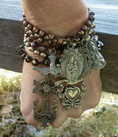 Assemblage Jewelry, Dope Jewelry, A Cross, Religious Jewelry, Dream Jewelry, Jewelry Inspo, Pretty Jewellery, Bracelets And Charms